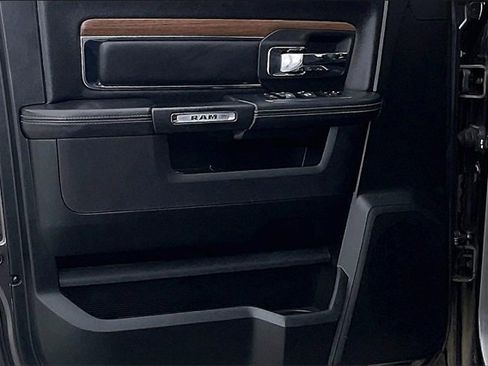 Used 2017 RAM 1500 Laramie image 20