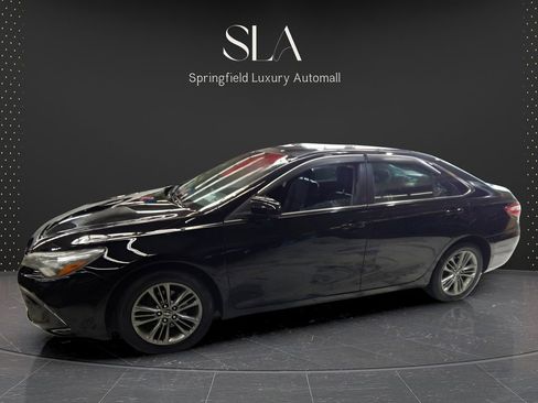 Used 2017 Toyota Camry SE image 10