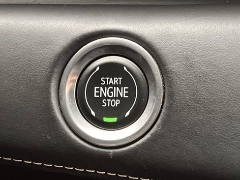 Used 2022 Cadillac Escalade ESV Premium Luxury Platinum image 20