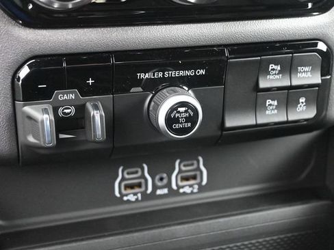 New 2026 RAM 1500 Express AWD/4WD image 25