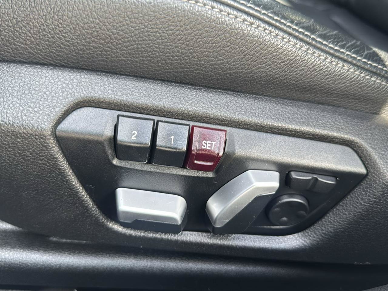 Used 2017 BMW 340i xDrive Sedan AWD/4WD image 24