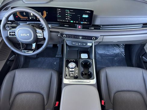 New 2026 Kia Carnival EX FWD image 13