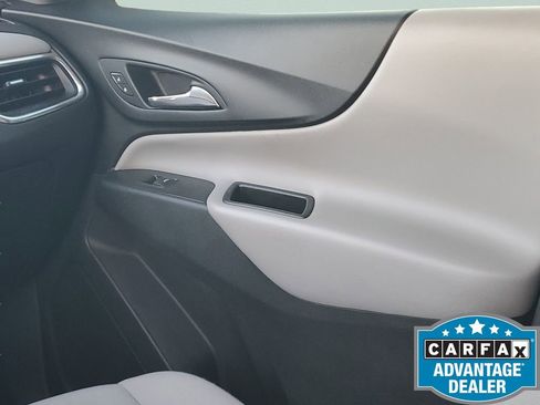Used 2021 Chevrolet Equinox LS image 17