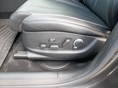 Used 2025 Genesis GV80 3.5T Advanced image 17