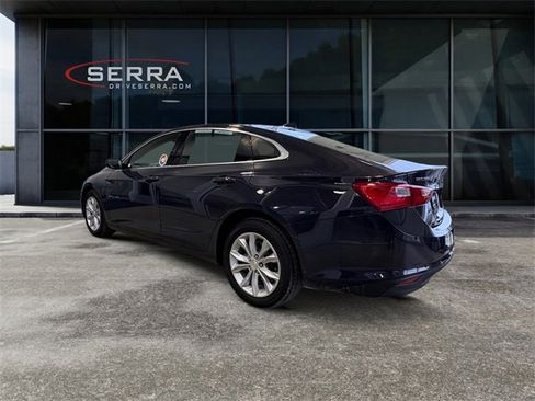 Used 2025 Chevrolet Malibu LT image 2