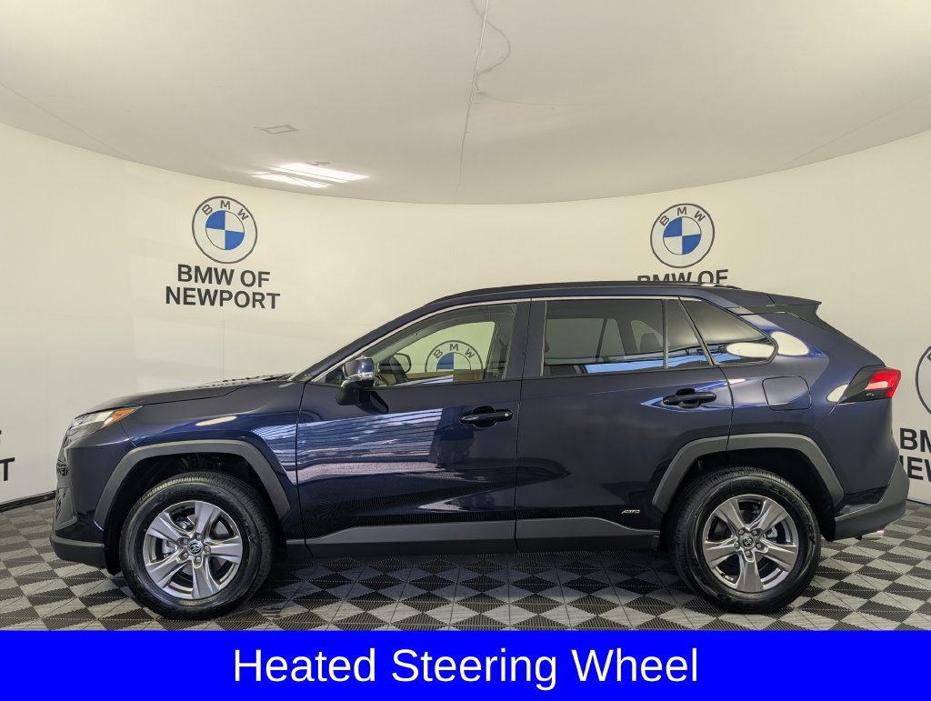 Used 2025 Toyota RAV4 XLE w/ Convenience Package AWD/4WD image 5