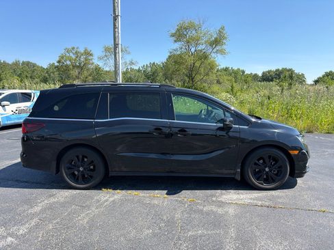 Used 2023 Honda Odyssey Sport image 7