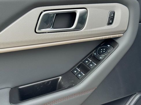 New 2026 Ford Explorer Active image 12