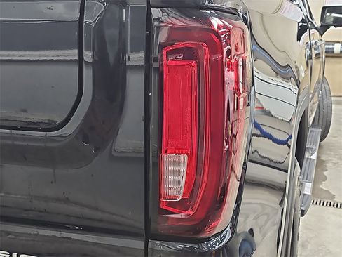 Used 2024 GMC Sierra 1500 Denali w/ Technology Package image 34