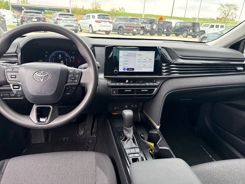 Used 2026 Toyota Camry LE FWD image 11