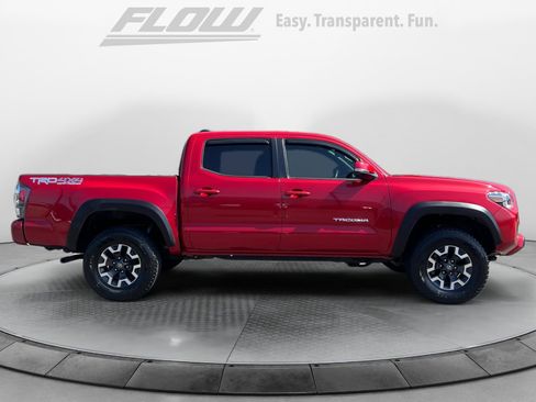 Used 2022 Toyota Tacoma TRD Off-Road w/ Technology Package AWD/4WD image 10
