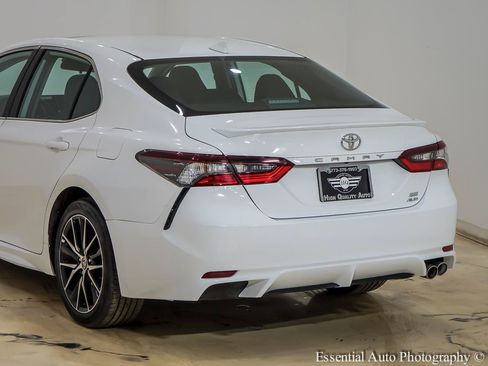 Used 2023 Toyota Camry SE w/ Cold Weather Package AWD/4WD image 9