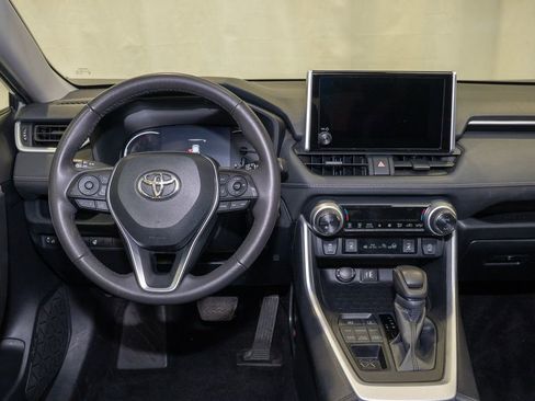 Used 2024 Toyota RAV4 XLE image 2