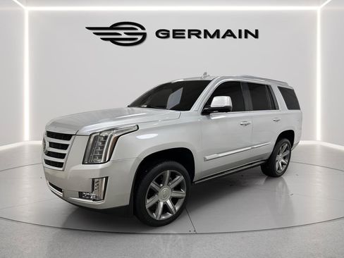 Used 2016 Cadillac Escalade Premium image 4