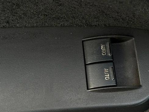 Used 2006 Ford Mustang GT Premium RWD image 32