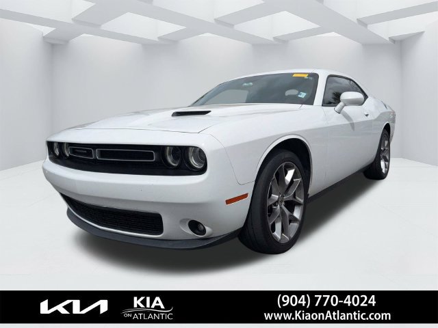 Used 2020 Dodge Challenger SXT w/ Plus Package RWD image 6
