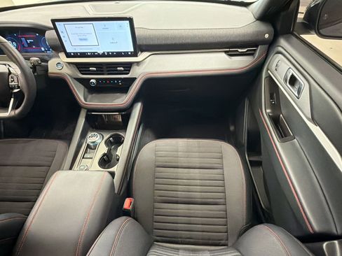 Certified 2025 Ford Explorer ST-Line RWD image 27