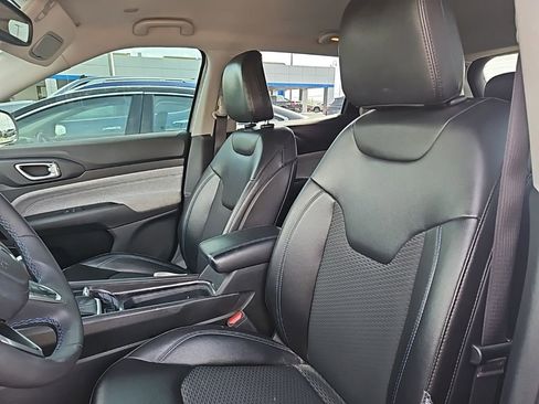 Used 2022 Jeep Compass Latitude image 8