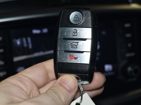 Used 2019 Kia Sorento SX w/ SX Touring Package image 17