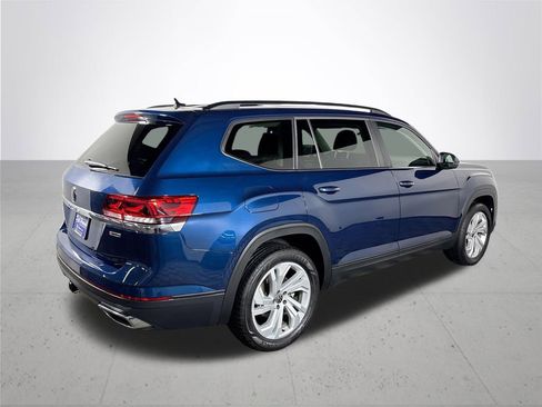 Certified 2022 Volkswagen Atlas SE image 7