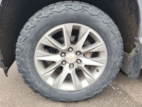 Used 2021 Chevrolet Silverado 1500 High Country w/ Safety Package II image 17