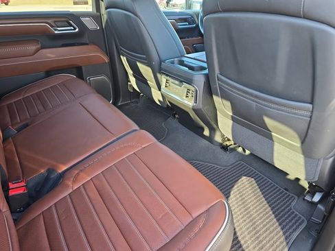 Used 2024 GMC Sierra 2500 Denali Ultimate w/ Max Trailering Package image 11