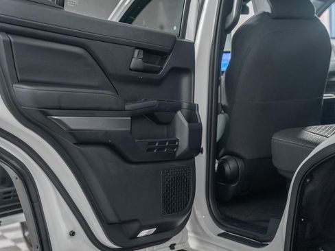 Certified 2025 Toyota 4Runner SR5 image 36