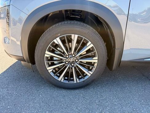New 2026 Nissan Pathfinder Platinum w/ Cargo Package AWD/4WD image 9