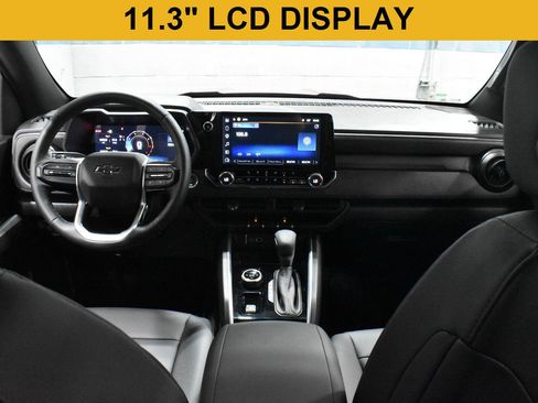 Used 2026 Chevrolet Colorado Trail Boss AWD/4WD image 2
