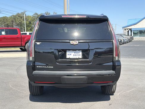 Used 2020 Cadillac Escalade Luxury w/ Escalade Sport Edition AWD/4WD image 28