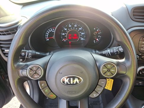 Used 2016 Kia Soul Base image 17