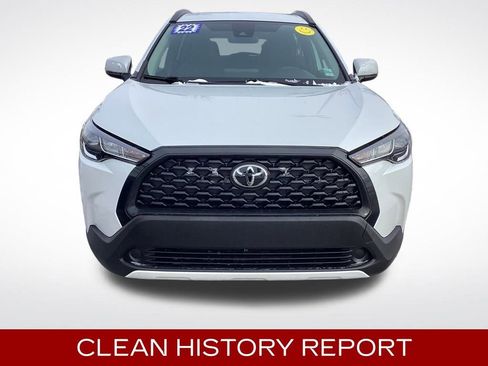 Used 2022 Toyota Corolla Cross LE image 3