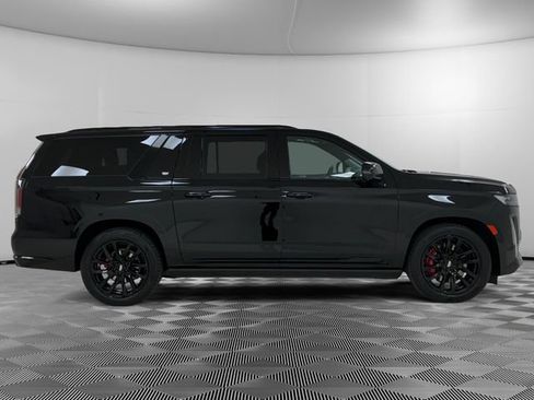 Used 2024 Cadillac Escalade ESV Sport Platinum w/ LPO, ONYX Package AWD/4WD image 6