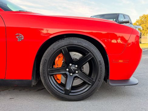 Used 2022 Dodge Challenger SRT Hellcat w/ Plus Package RWD image 17