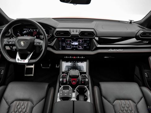 Used 2025 Lamborghini Urus SE AWD/4WD image 37
