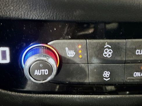 Used 2023 Buick Enclave Essence w/ Experience Buick Package AWD/4WD image 19