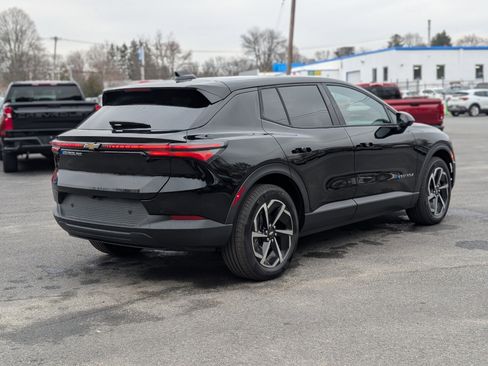 New 2026 Chevrolet Equinox EV LT image 9