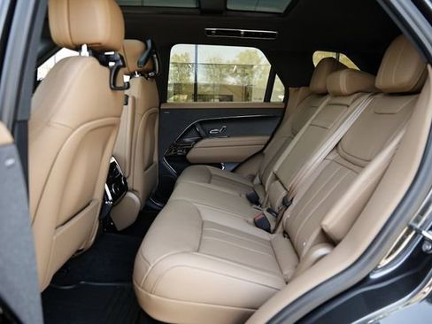 New 2026 Land Rover Range Rover Sport SE AWD/4WD image 29