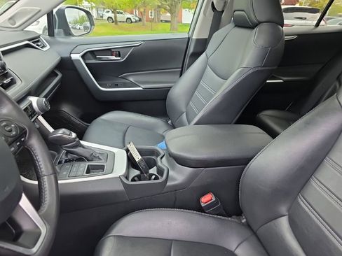 Used 2021 Toyota RAV4 XLE Premium AWD/4WD image 20