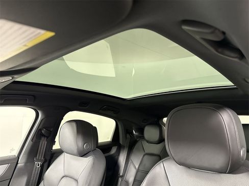 New 2025 Porsche Cayenne Coupe image 42