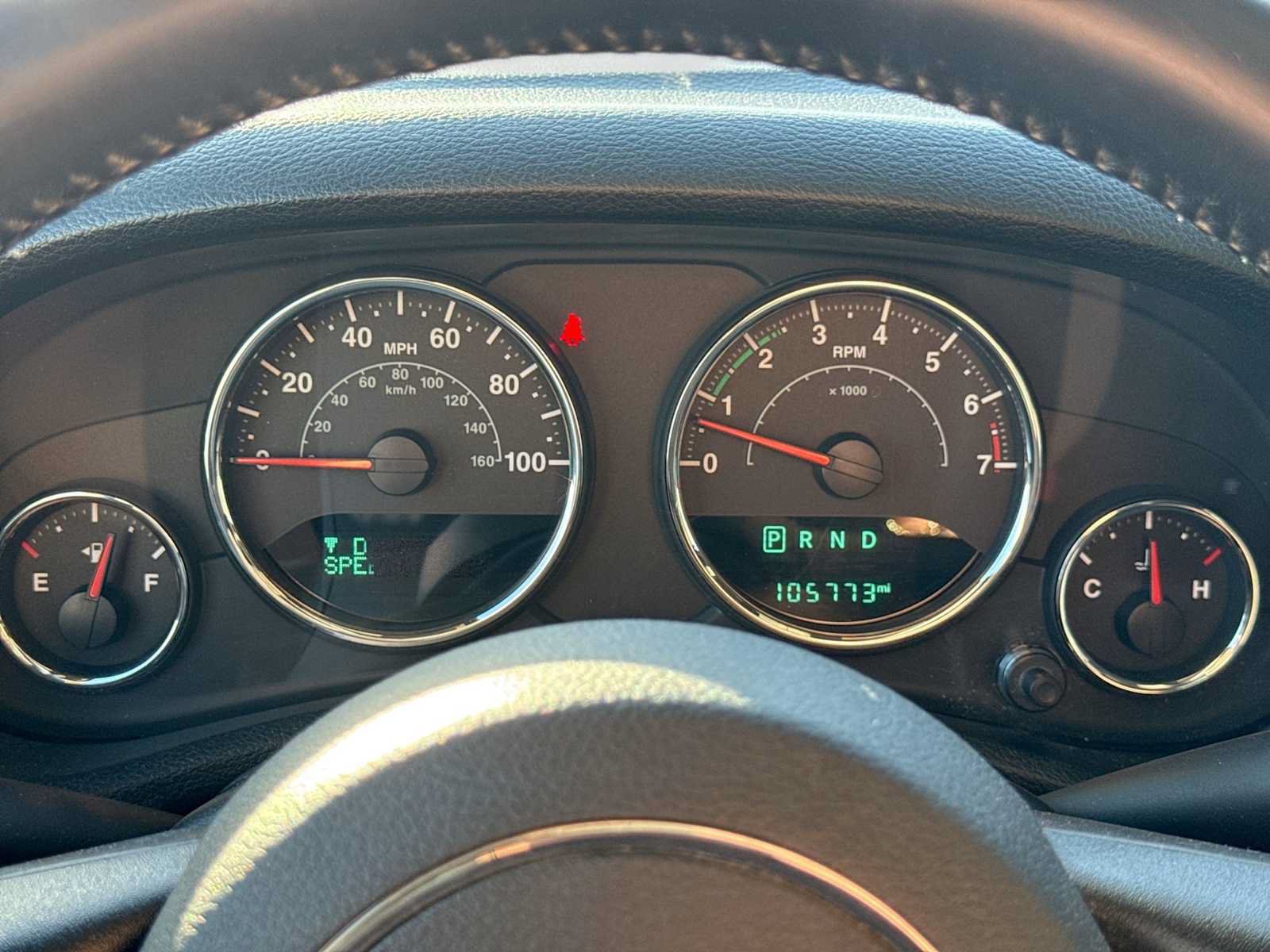 Used 2018 Jeep Wrangler Unlimited Sahara w/ Connectivity Group AWD/4WD image 31