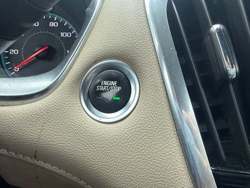 Used 2023 Chevrolet Traverse LS AWD/4WD image 25