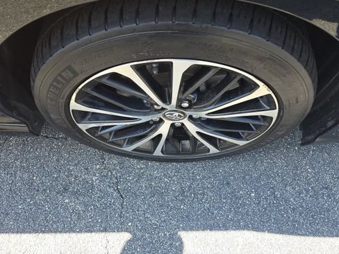 Used 2019 Toyota Camry SE FWD image 23