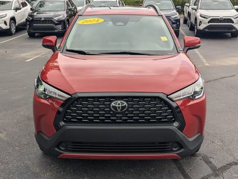 Used 2024 Toyota Corolla Cross LE w/ Moonroof Package image 2