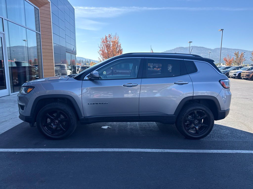 Certified 2018 Jeep Compass Limited w/ Navigation Group AWD/4WD image 8