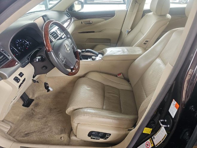 Used 2016 Lexus LS 460 AWD w/ Comfort Package image 11