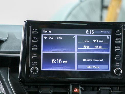 Used 2020 Toyota Corolla LE FWD image 19