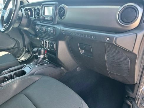 Used 2018 Jeep Wrangler Unlimited Sport S AWD/4WD image 29