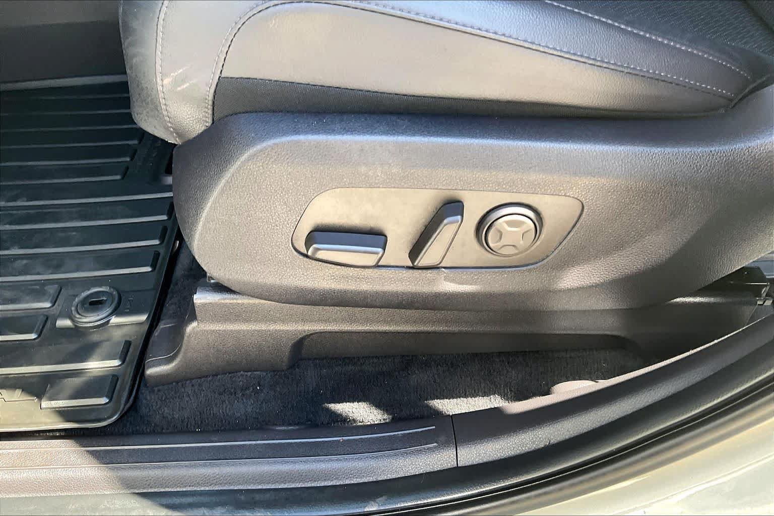 Used 2025 Kia Carnival SX Prestige FWD image 30
