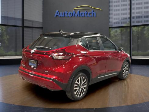 Used 2023 Nissan Kicks SR w/ SR Premium Package FWD image 11
